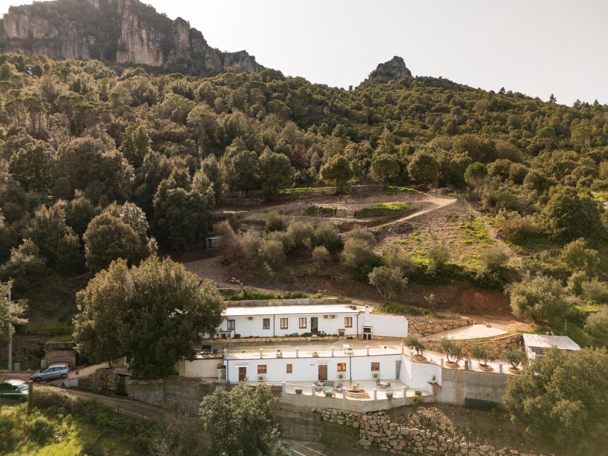 Casa Jerzu S'Essia De Su Santu Villa Eksteriør bilde